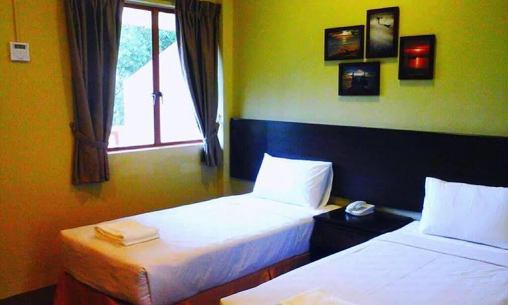 Mersing Merlin Inn מראה חיצוני תמונה